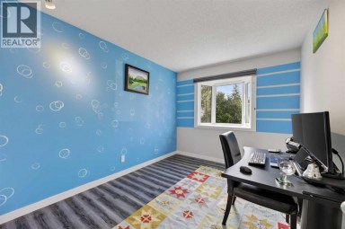 8035 Huntwick Crescent NE Calgary Alberta photo 13