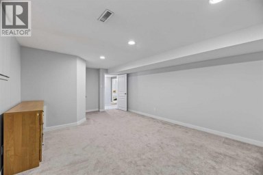 8035 Huntwick Crescent NE Calgary Alberta photo 19