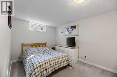 8035 Huntwick Crescent NE Calgary Alberta photo 21