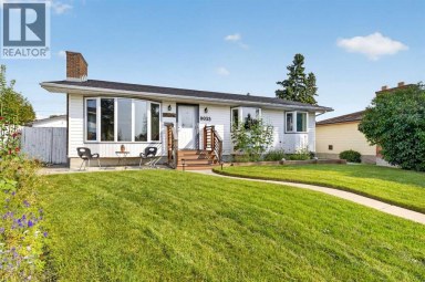 8035 Huntwick Crescent NE Calgary Alberta photo 31