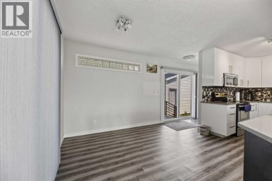 8035 Huntwick Crescent NE Calgary Alberta photo 6