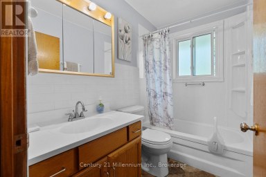 148 7TH AVENUE E Owen Sound Ontario photo 17