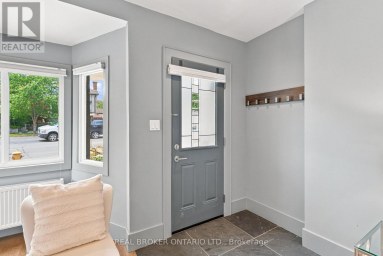 671 SCARLETT ROAD Toronto (Humber Heights) Ontario photo 2