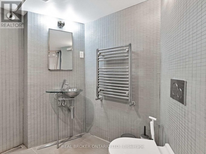 671 SCARLETT ROAD, Toronto (Humber Heights), Ontario, M9P2T2