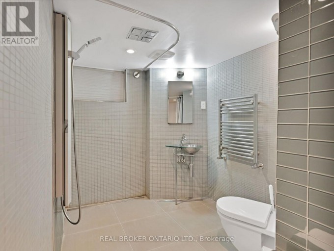 671 SCARLETT ROAD, Toronto (Humber Heights), Ontario, M9P2T2