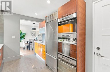 671 SCARLETT ROAD Toronto (Humber Heights) Ontario photo 8