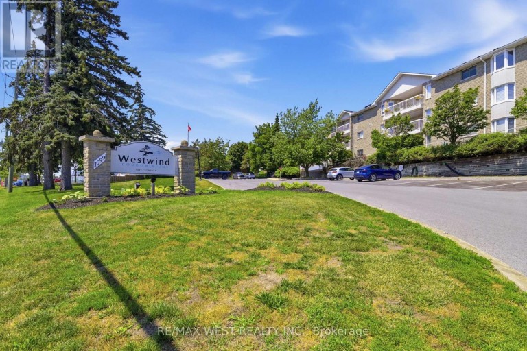 205C - 1099 CLONSILLA AVENUE, Peterborough (Otonabee Ward 1), Ontario, K9J8L8
