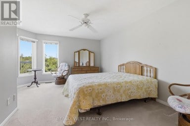 205C - 1099 CLONSILLA AVENUE Peterborough (Otonabee Ward 1) Ontario photo 5