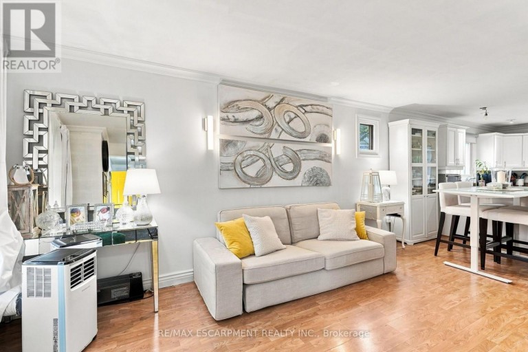 328 WOODWARD AVENUE, Hamilton (McQuesten), Ontario, L8H6N5