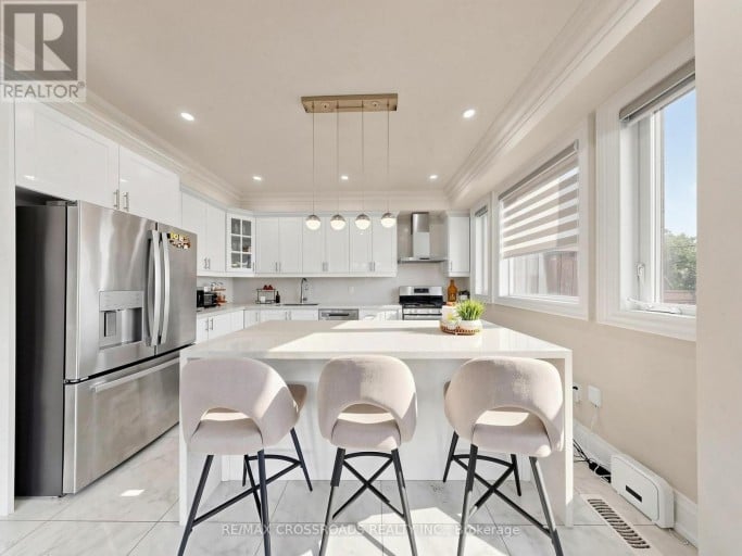 478 AYLESWORTH AVENUE E, Toronto (Birchcliffe-Cliffside), Ontario, M1N3X9
