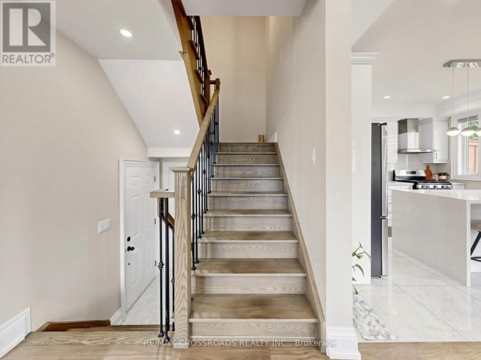 478 AYLESWORTH AVENUE E, Toronto (Birchcliffe-Cliffside), Ontario, M1N3X9