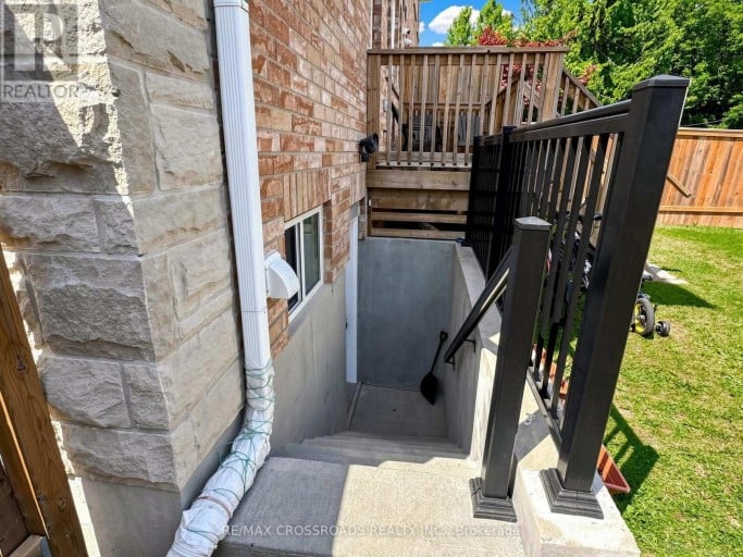 478 AYLESWORTH AVENUE E, Toronto (Birchcliffe-Cliffside), Ontario, M1N3X9