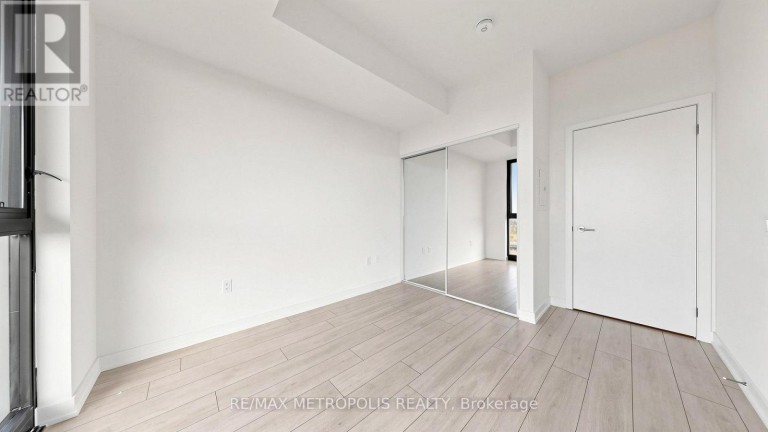#1707 - 1606 CHARLES STREET, Whitby (Port Whitby), Ontario, L1N0P1
