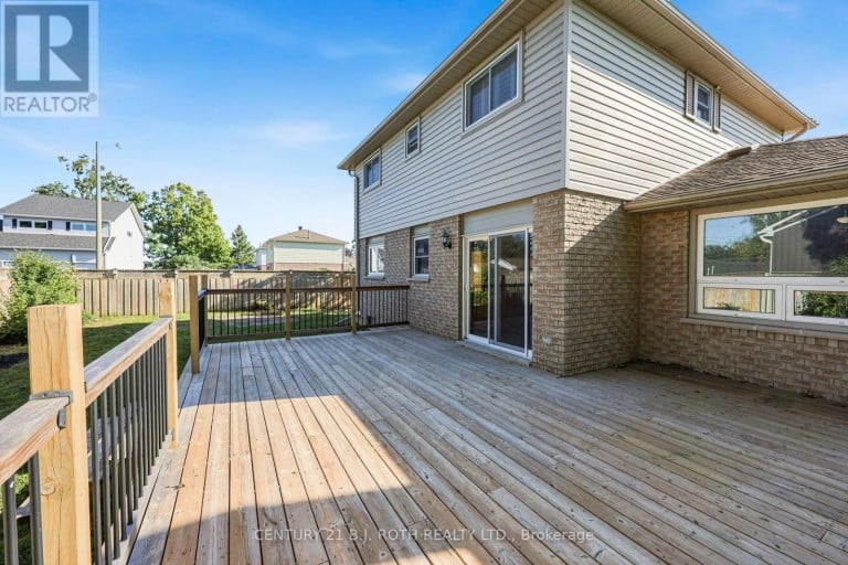 104 WOODSIDE DRIVE, Orillia, Ontario, L3V7N7