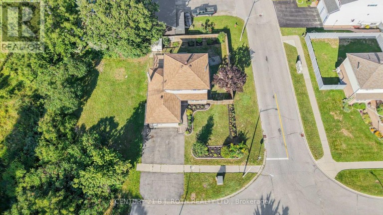 104 WOODSIDE DRIVE, Orillia, Ontario, L3V7N7