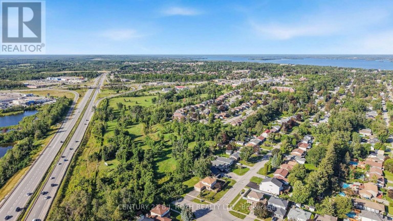 104 WOODSIDE DRIVE, Orillia, Ontario, L3V7N7