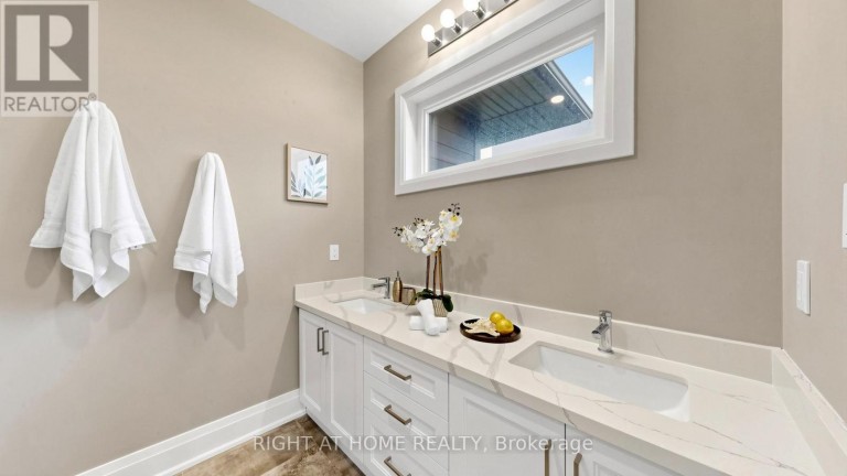 14 DIXON COURT, Barrie (Painswick North), Ontario, L4N7H1