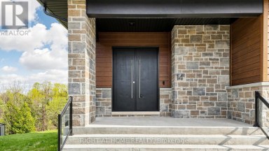 14 DIXON COURT Barrie (Painswick North) Ontario photo 3