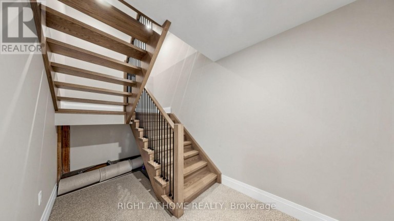 14 DIXON COURT, Barrie (Painswick North), Ontario, L4N7H1