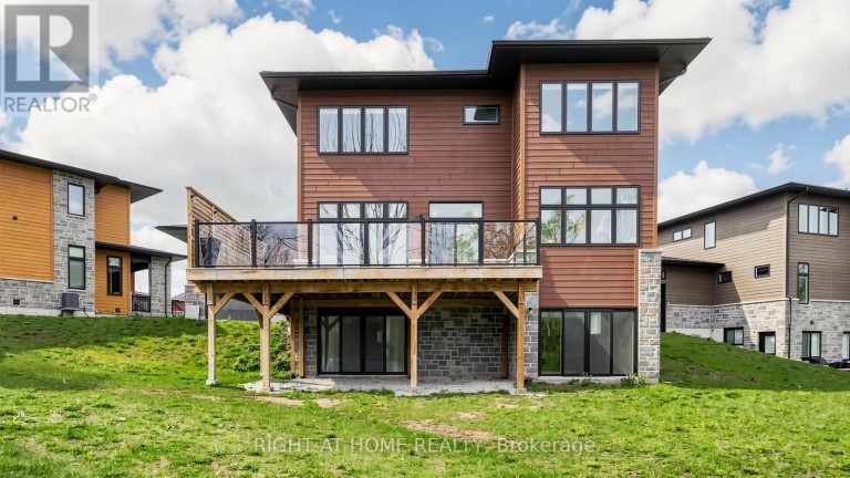 14 DIXON COURT, Barrie (Painswick North), Ontario, L4N7H1