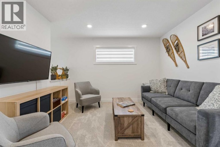 2 Belgian Court, Cochrane, Alberta, T4C3H5