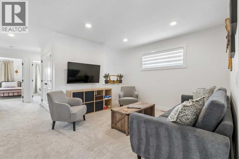 2 Belgian Court, Cochrane, Alberta, T4C3H5