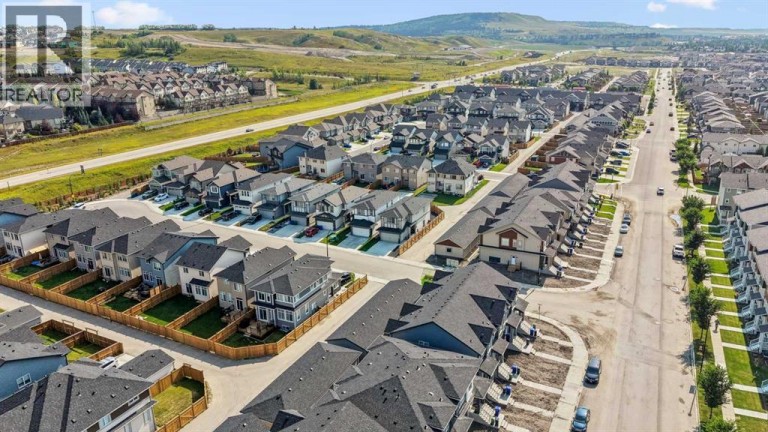 2 Belgian Court, Cochrane, Alberta, T4C3H5