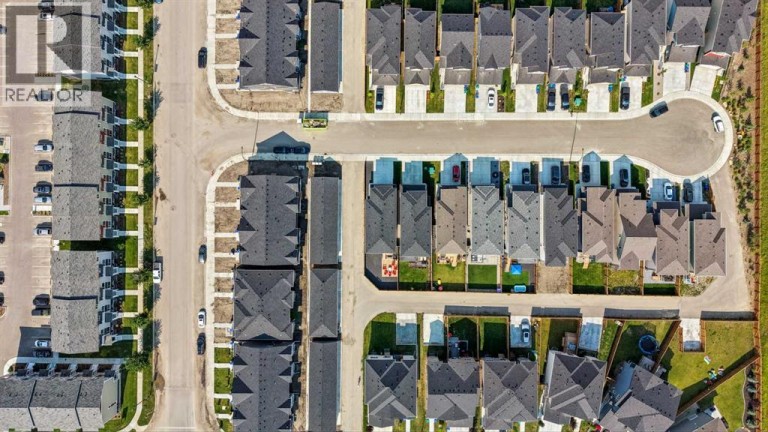 2 Belgian Court, Cochrane, Alberta, T4C3H5