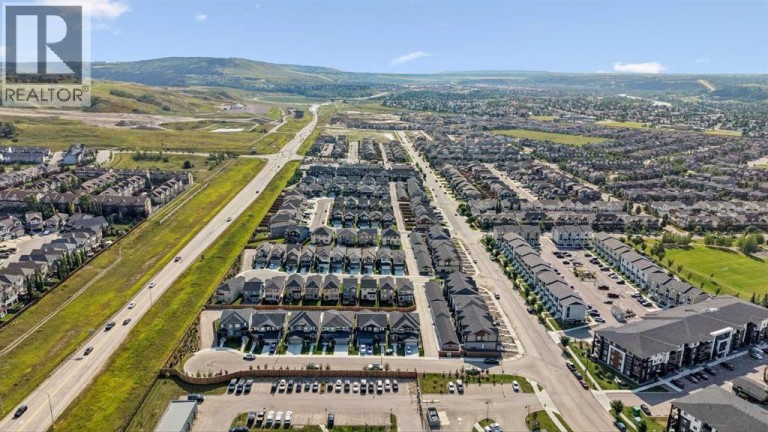 2 Belgian Court, Cochrane, Alberta, T4C3H5