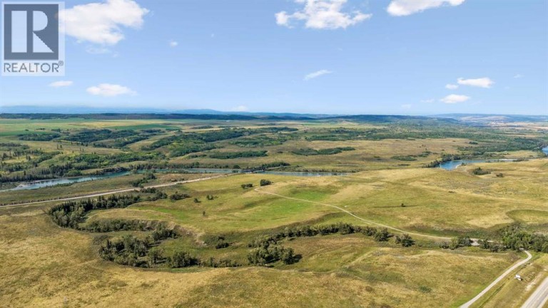 2 Belgian Court, Cochrane, Alberta, T4C3H5