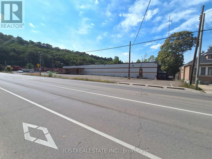 256 GAGE AVENUE S, Hamilton (Blakeley), Ontario, L8M3E3