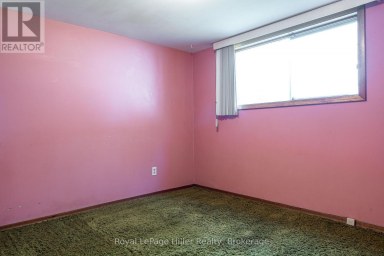 278 ELGIN CRESCENT Stratford Ontario photo 34