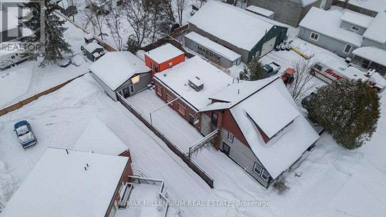 830 MUSKOKA ROAD S, Gravenhurst (Muskoka (S)), Ontario, P1P1K3