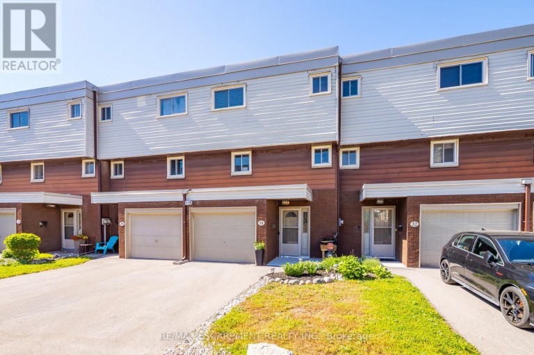 31 - 23 WATSONS LANE, Hamilton (Dundas), Ontario, L9H5G9