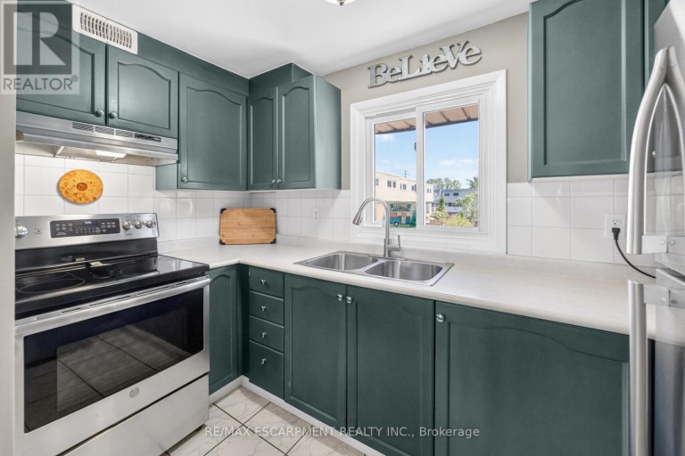 31 - 23 WATSONS LANE, Hamilton (Dundas), Ontario, L9H5G9