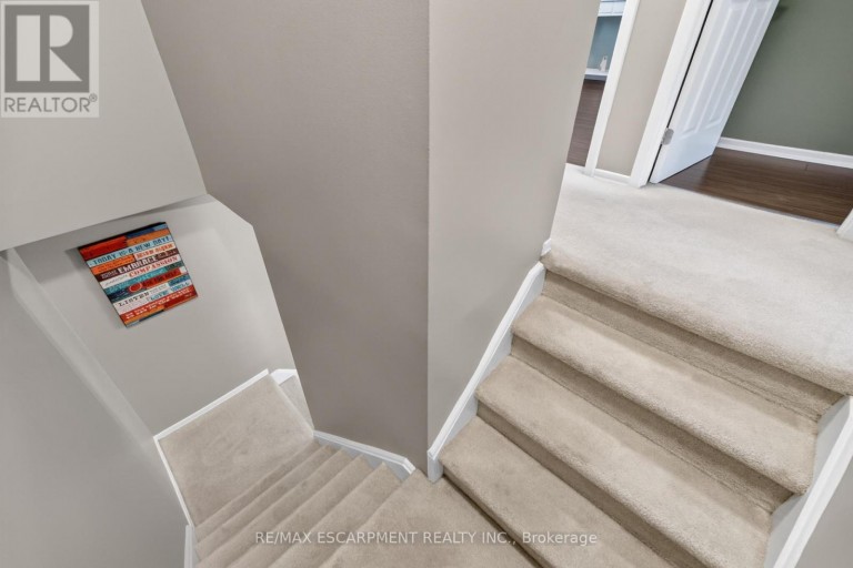 31 - 23 WATSONS LANE, Hamilton (Dundas), Ontario, L9H5G9
