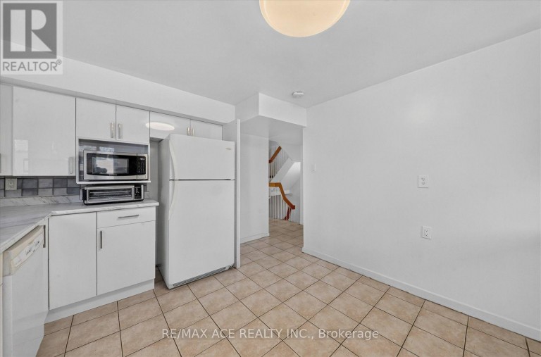 65 CRICKLEWOOD CRESCENT, Markham (Royal Orchard), Ontario, L3T4T8