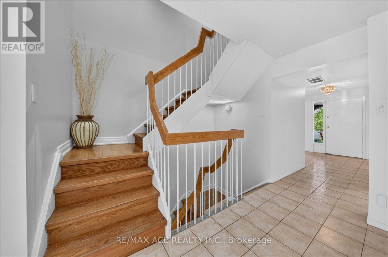 65 CRICKLEWOOD CRESCENT, Markham (Royal Orchard), Ontario, L3T4T8