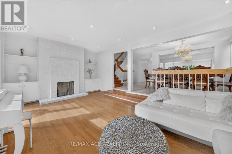 65 CRICKLEWOOD CRESCENT, Markham (Royal Orchard), Ontario, L3T4T8