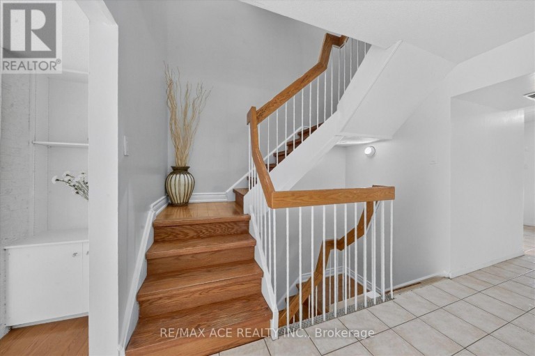 65 CRICKLEWOOD CRESCENT, Markham (Royal Orchard), Ontario, L3T4T8