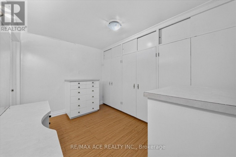 65 CRICKLEWOOD CRESCENT, Markham (Royal Orchard), Ontario, L3T4T8