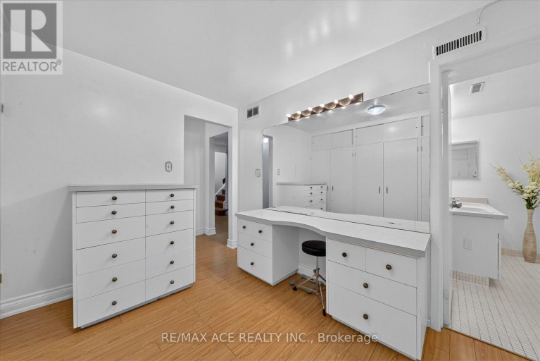 65 CRICKLEWOOD CRESCENT, Markham (Royal Orchard), Ontario, L3T4T8