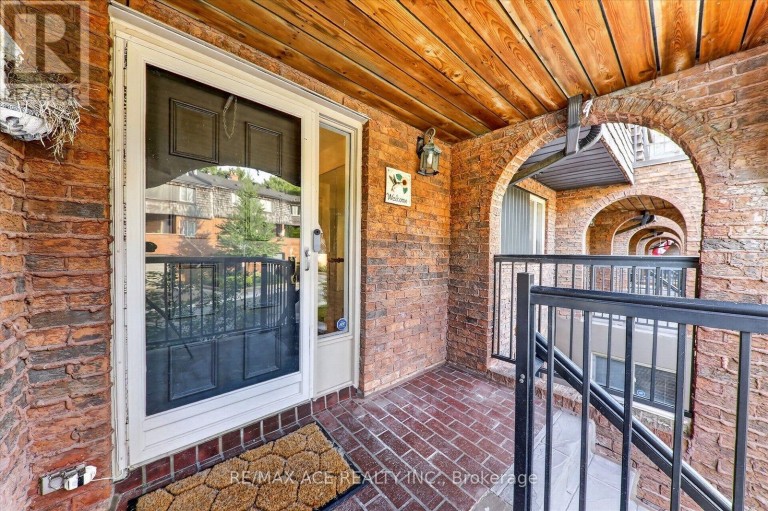 65 CRICKLEWOOD CRESCENT, Markham (Royal Orchard), Ontario, L3T4T8
