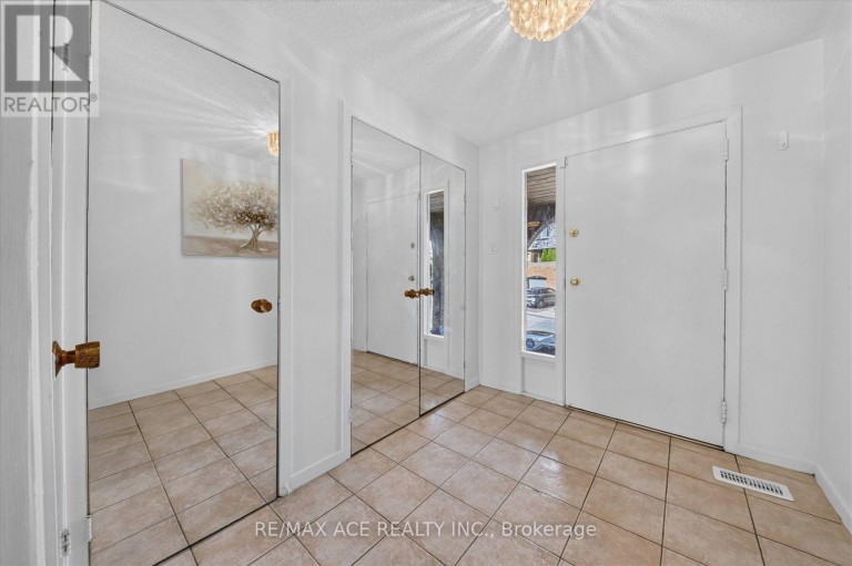 65 CRICKLEWOOD CRESCENT, Markham (Royal Orchard), Ontario, L3T4T8