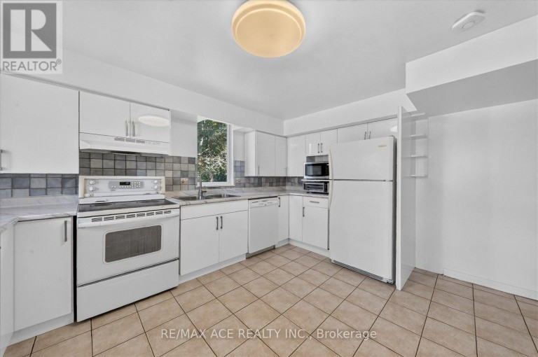 65 CRICKLEWOOD CRESCENT, Markham (Royal Orchard), Ontario, L3T4T8
