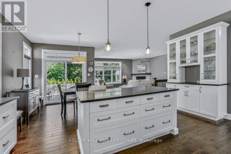 51 DEERFIELD ROAD, Lambton Shores (Grand Bend), Ontario, N0M1T0