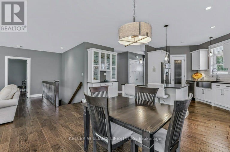 51 DEERFIELD ROAD, Lambton Shores (Grand Bend), Ontario, N0M1T0