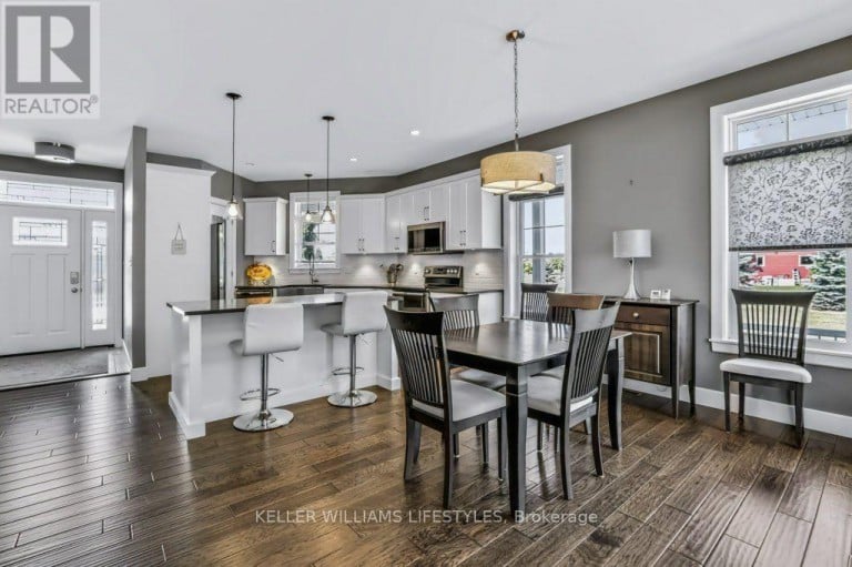 51 DEERFIELD ROAD, Lambton Shores (Grand Bend), Ontario, N0M1T0