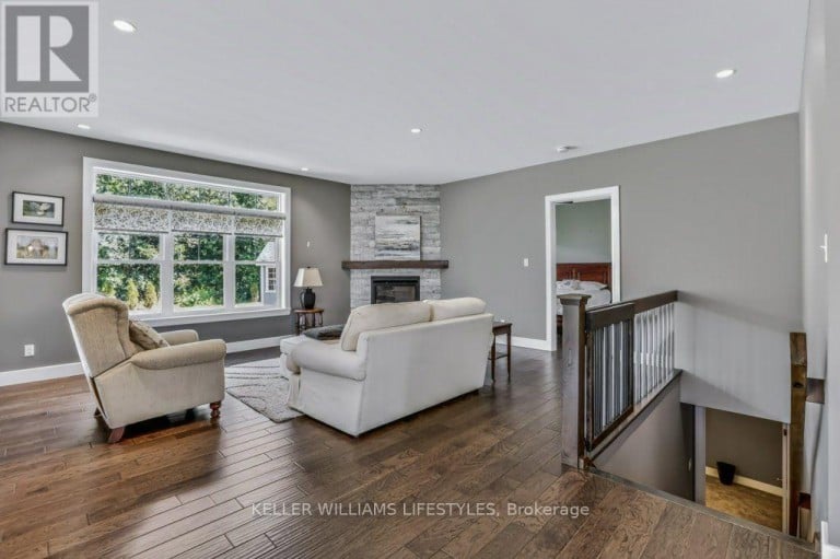 51 DEERFIELD ROAD, Lambton Shores (Grand Bend), Ontario, N0M1T0
