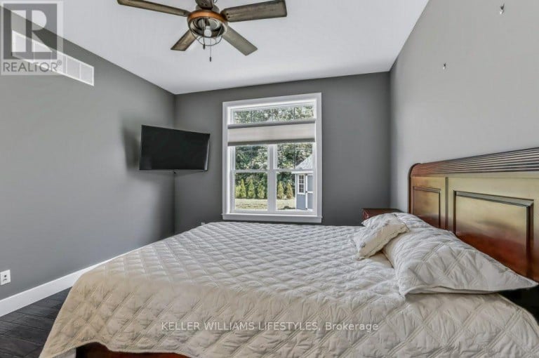 51 DEERFIELD ROAD, Lambton Shores (Grand Bend), Ontario, N0M1T0